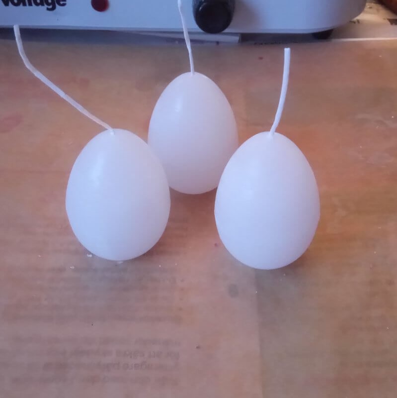 Fehér tojásgyertya a télapó gyertyához